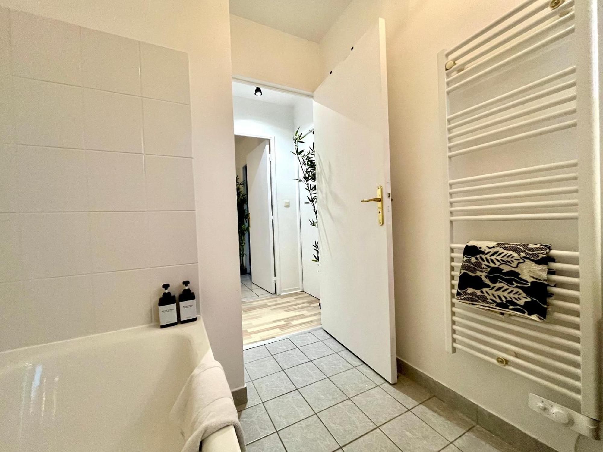 Bngo I Immense Rooftop Lyon I 2 Chambres, 4 Places Parkings, 2 Immenses Terrasses, 8 Personnes 외부 사진